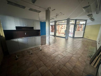 Locale commerciale in Affitto