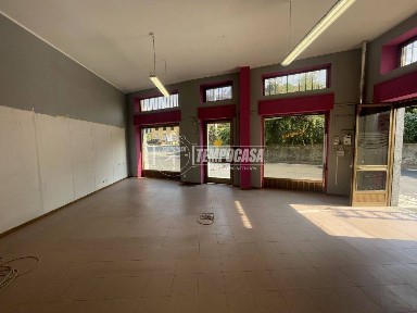 Locale commerciale in Affitto