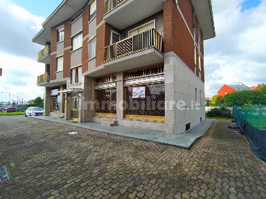 Locale commerciale in Affitto