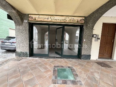 Locale commerciale in Affitto