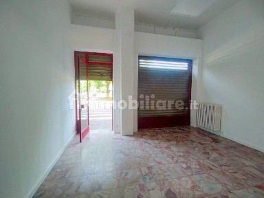 Locale commerciale in Affitto