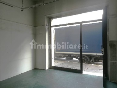 Locale commerciale in Affitto