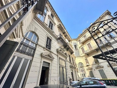 Torino, Piazza Solferino - Corso Matteotti, V. Antonio Bertola, 14