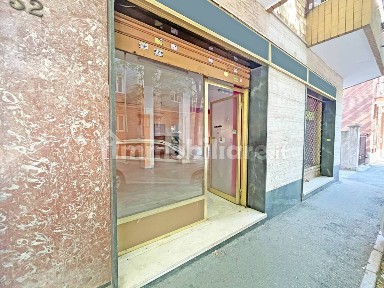 Locale commerciale in Affitto