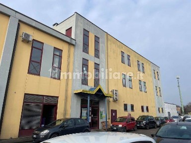 Locale commerciale in Affitto