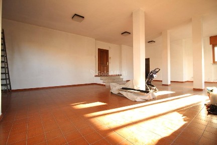 Locale commerciale in Affitto