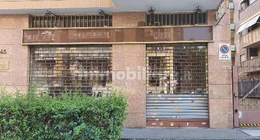 Locale commerciale in Affitto