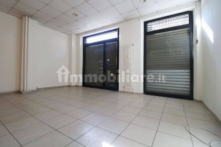Locale commerciale in Affitto