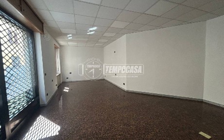 Locale commerciale in Affitto