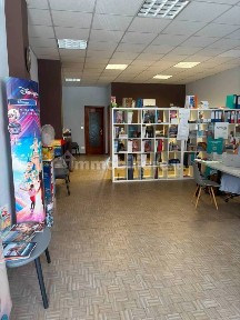 Locale commerciale in Affitto