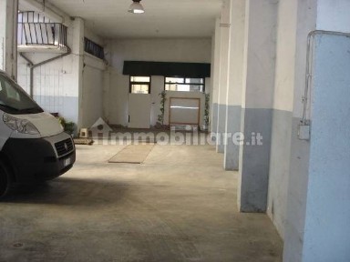 Locale commerciale in Affitto