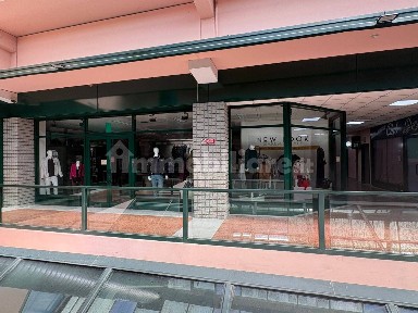 Locale commerciale in Affitto