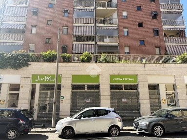 Locale commerciale in Affitto