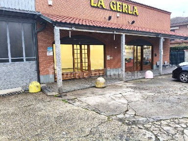 Locale commerciale in Affitto