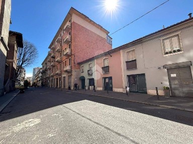 Locale commerciale in Affitto