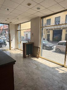 Locale commerciale in Affitto