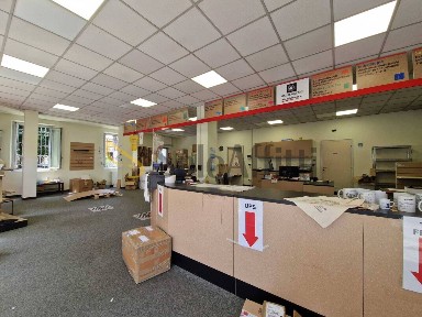 Locale commerciale in Affitto