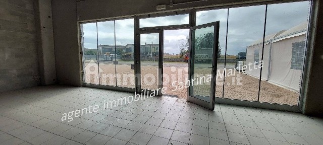 Locale commerciale in Affitto