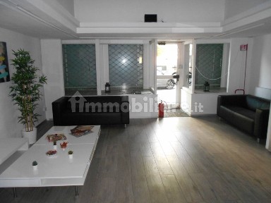 Locale commerciale in Affitto