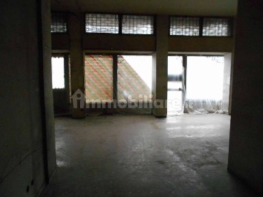 Locale commerciale in Affitto