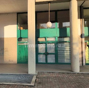 Locale commerciale in Affitto