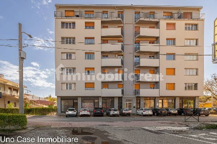 Locale commerciale in Affitto