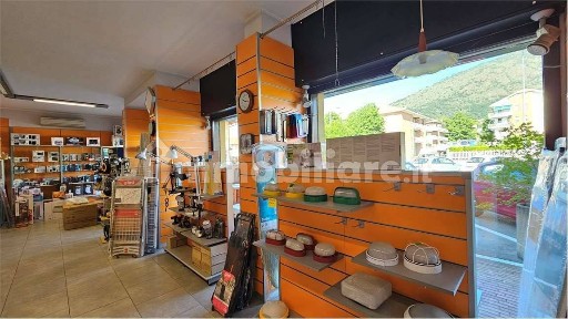 Locale commerciale in Affitto