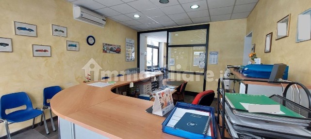 Attività commerciale in Affitto