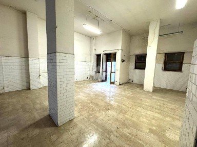 Locale commerciale in Affitto