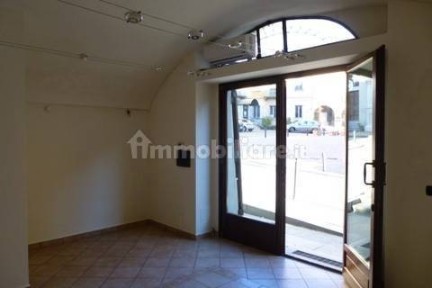 Locale commerciale in Affitto