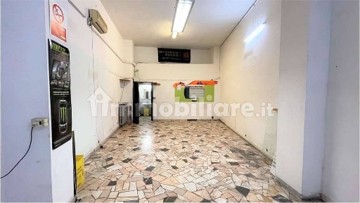 Locale commerciale in Affitto
