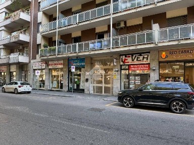 Locale commerciale in Affitto