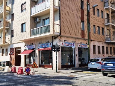 Locale commerciale in Affitto