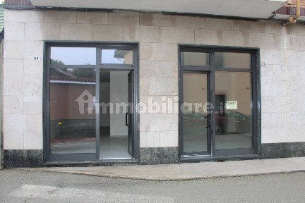 Locale commerciale in Affitto