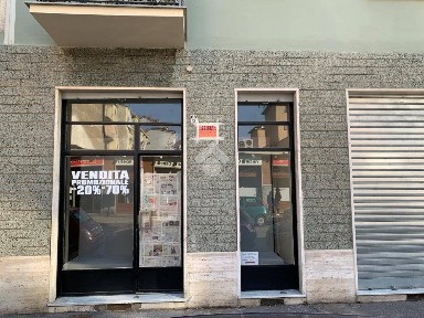 Locale commerciale in Affitto