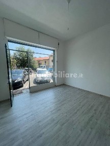 Locale commerciale in Affitto