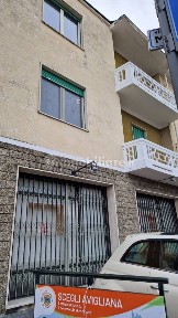 Locale commerciale in Affitto