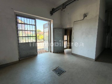 Locale commerciale in Affitto
