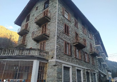 Locale commerciale in Affitto