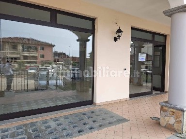 Negozio di abbigliamento in Affitto
