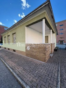 Locale commerciale in Affitto
