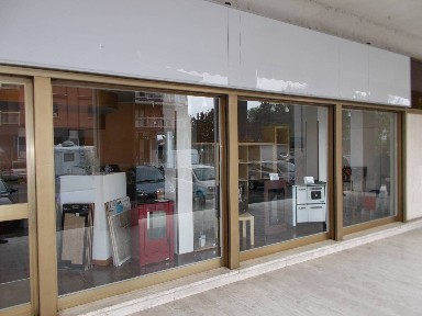 Locale commerciale in Affitto