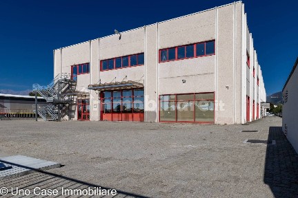 Locale commerciale in Affitto
