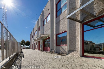 Locale commerciale in Affitto