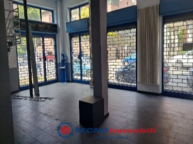 Locale commerciale in Affitto