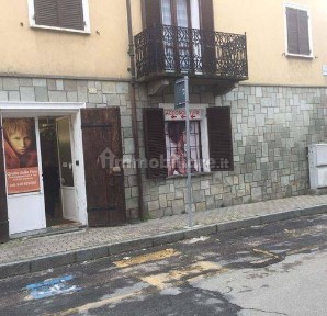 Locale commerciale in Affitto
