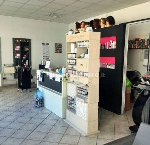 Locale commerciale in Affitto