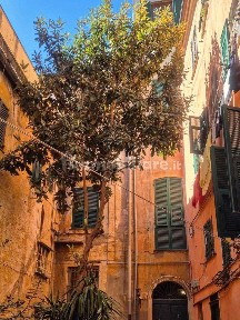 Attico salita San Bartolomeo del Carmine 4, Carmine, Genova