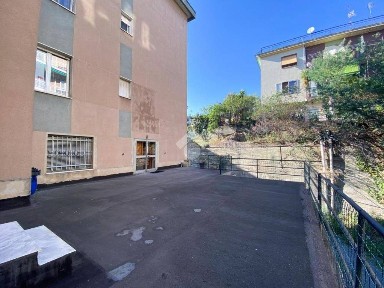 Savona, Via Genova, 15