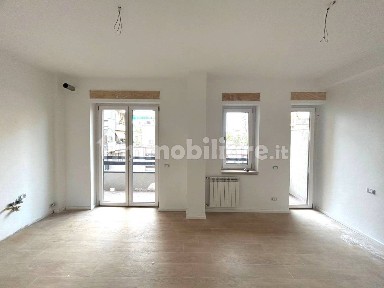 Bilocale piazza della Rinascita 74, Piazza Salotto - Corso Umberto, Pescara
